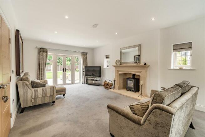 8551050-interior37.jpg