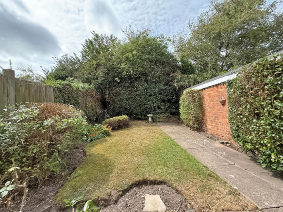 Linden Lane, Short Heath, Willenhall photo 3