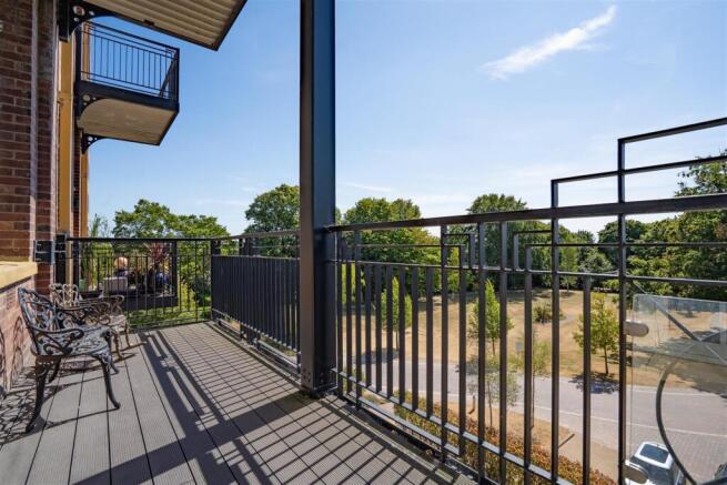 1 bed Apartment to rent Image 4