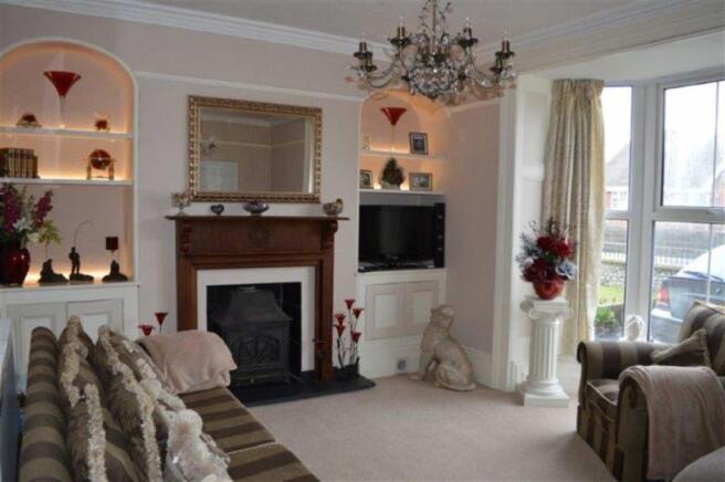 Lounge (front)