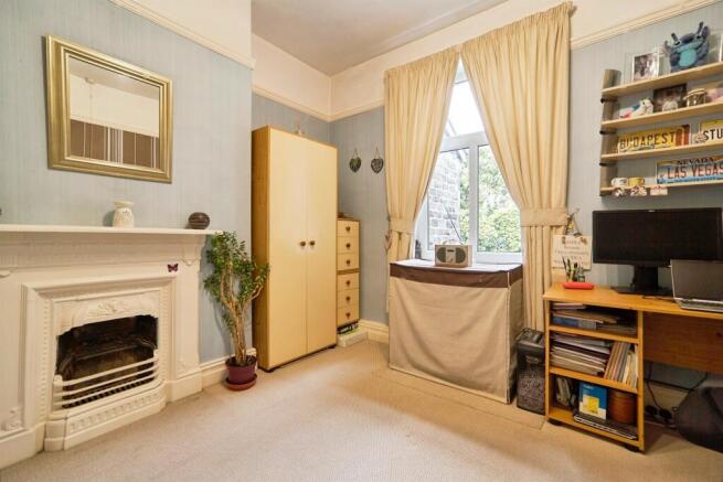3 bed Terraced for sale Image 10