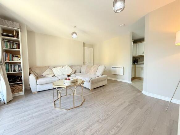 2 bed Apartment for sale Image 4