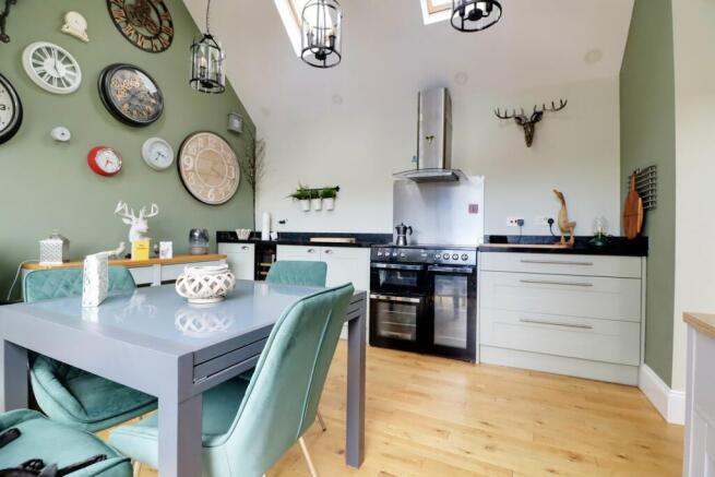 KITCHEN...jpg