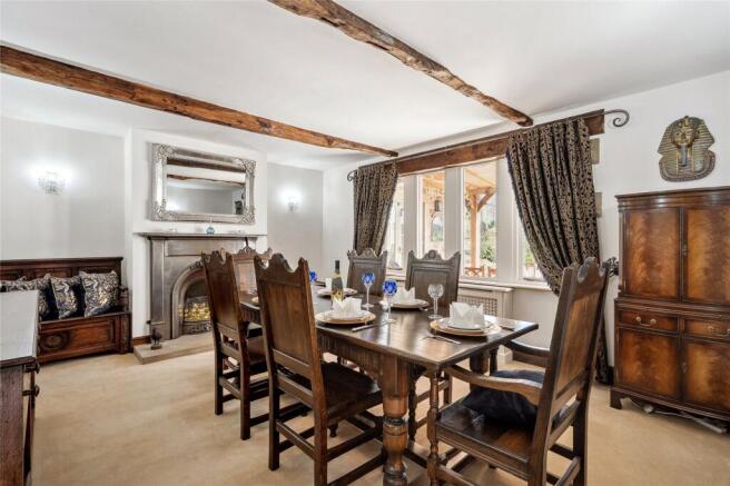 5 bed Detached for sale Image 12