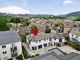 Unit 2 - 3 Flat 2, Brutus Centre, Fore Street, Totnes TQ9 5RW