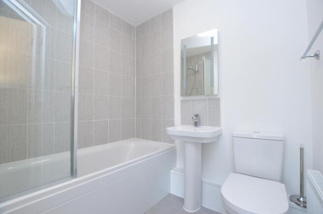 2 bed House to rent Image 5