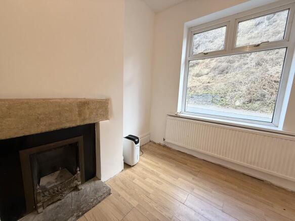 3 bed Terraced for sale Image 7