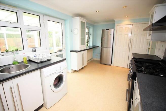 Kitchen/ Breakfast Room