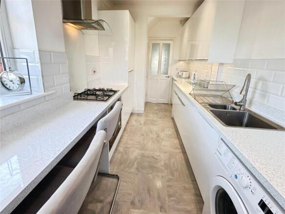 3 bed Semi-Detached for sale Image 8