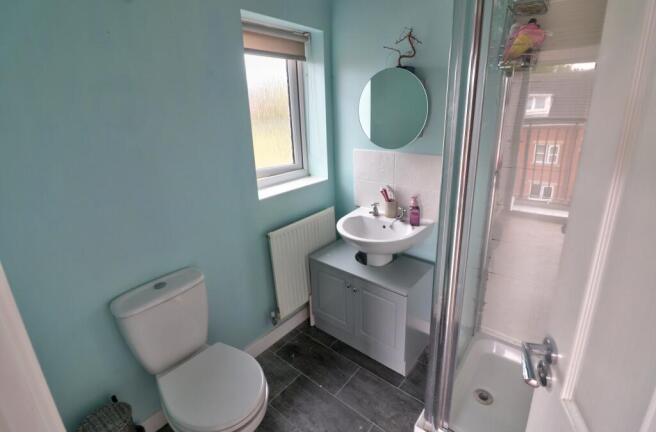 5 bed Semi-Detached for sale Image 9