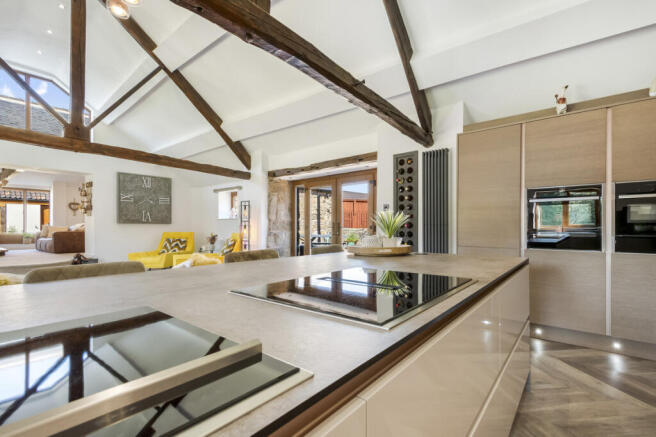 4 bed Barn Conversion for sale Image 8