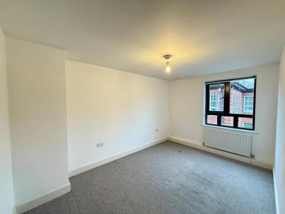 2 bed Apartment to rent Image 5