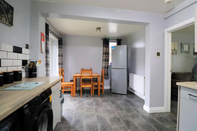 3 bed Semi-Detached for sale Image 7