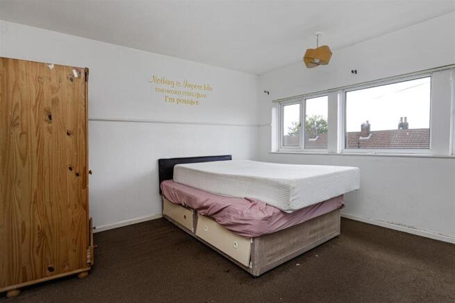 3 bed Terraced for sale Image 11