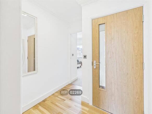 2 bed Apartment to rent Image 7