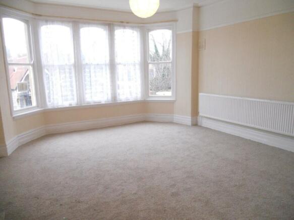 6 Lansdowne House - Lounge 2.JPG