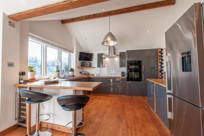 Kitchen Area.jpg
