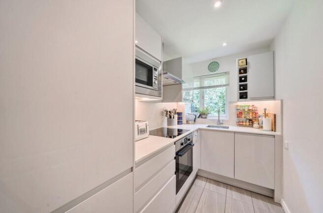 1-bed flat on Botany Close, Barnet, EN4, £325,000