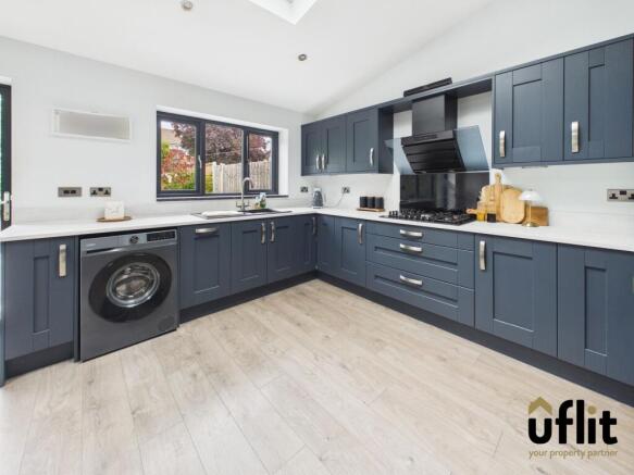 3 bed Semi-Detached for sale Image 12