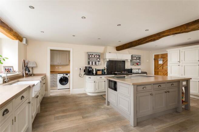 4 bed Detached for sale Image 5