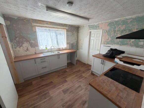 2 bed Flat to rent Image 7