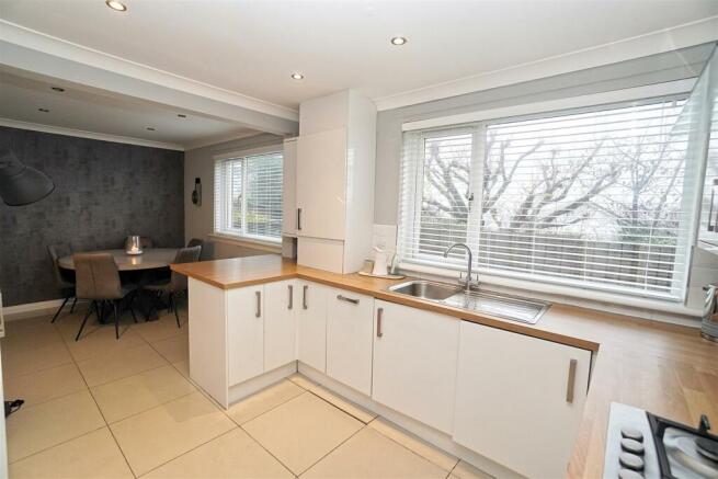 kitchen 3.jpg