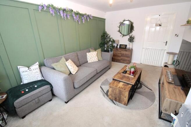 3 bed Semi-Detached for sale Image 2