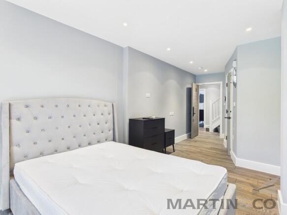 Bedroom 2.4