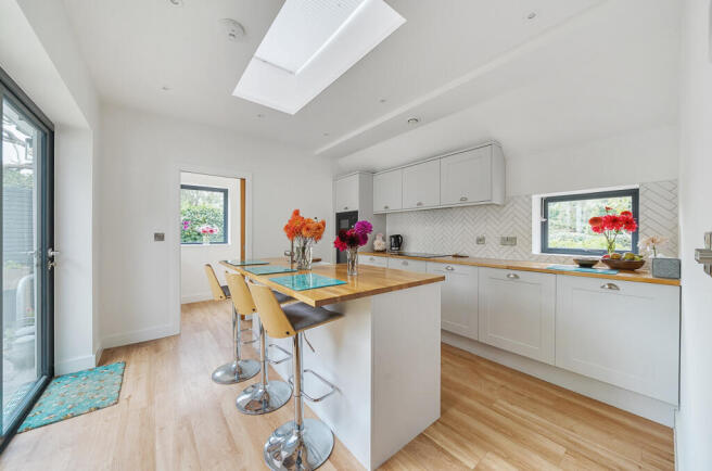 1330299-10-6889e9...