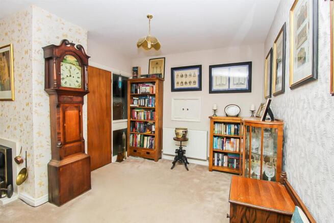 3 bed Semi-Detached Bungalow for sale Image 7