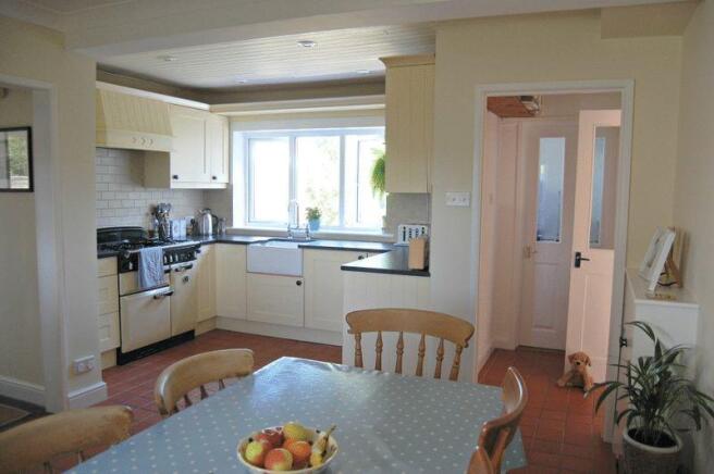 Kitchen/Dining...