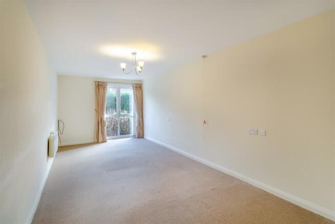 2 bed Apartment for sale Image 8