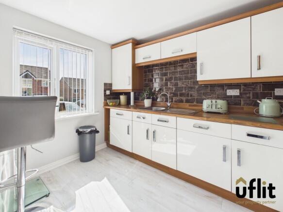 3 bed Semi-Detached for sale Image 6