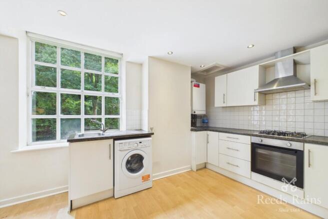 2 bed Apartment for sale Image 6