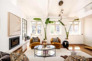 16, Colville Mews, London W11 2DA
