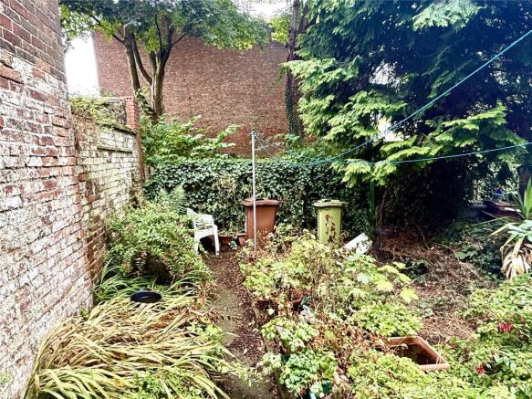 2 bed Terraced for sale Image 10
