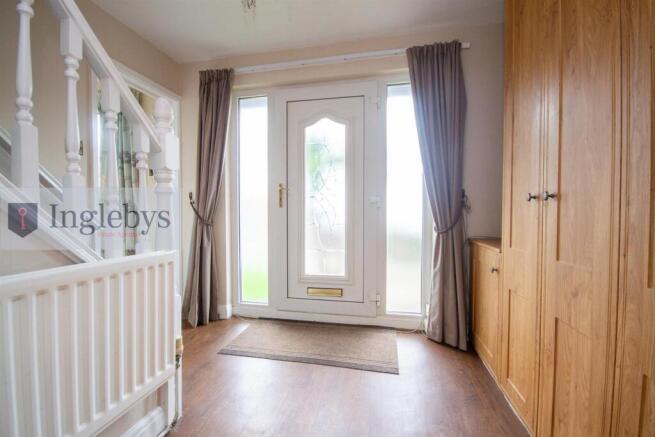 3 bed Semi-Detached for sale Image 4
