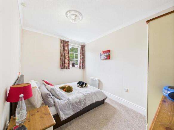 2 bed Retirement Property for sale Image 9