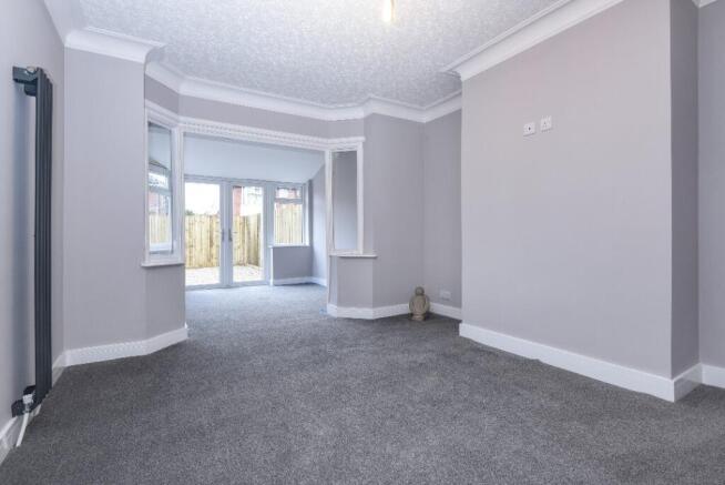 1 bed House Share to rent Image 4