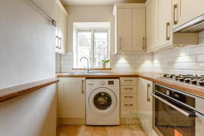 8361638-interior03.jpg