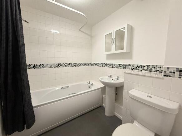 Bathroom.jpg