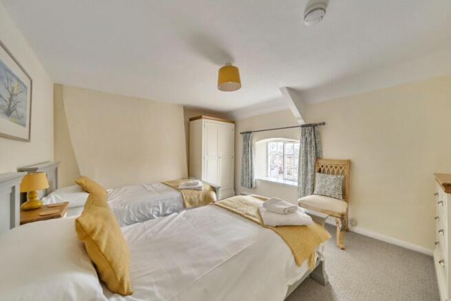 4 bed Terraced for sale Image 12