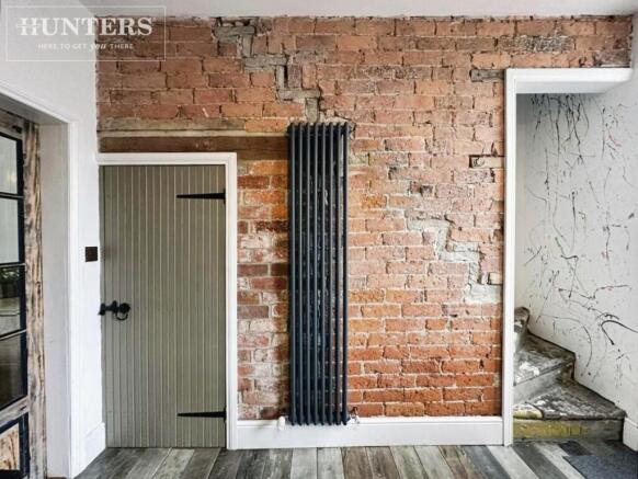 2 bed Terraced to rent Image 5