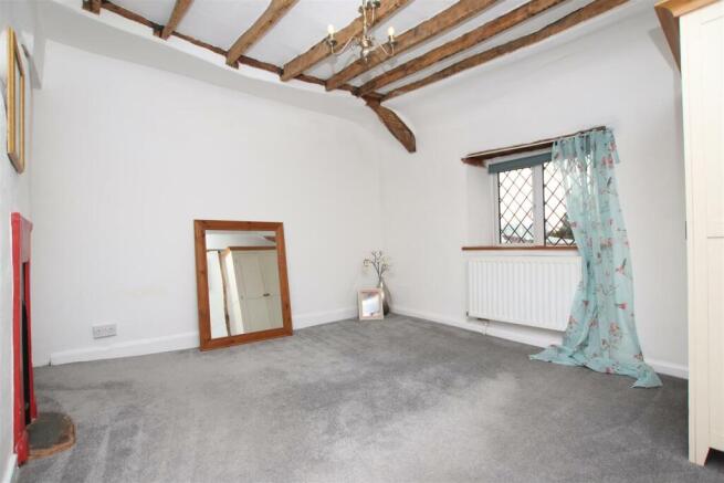 Bedroom 1.JPG