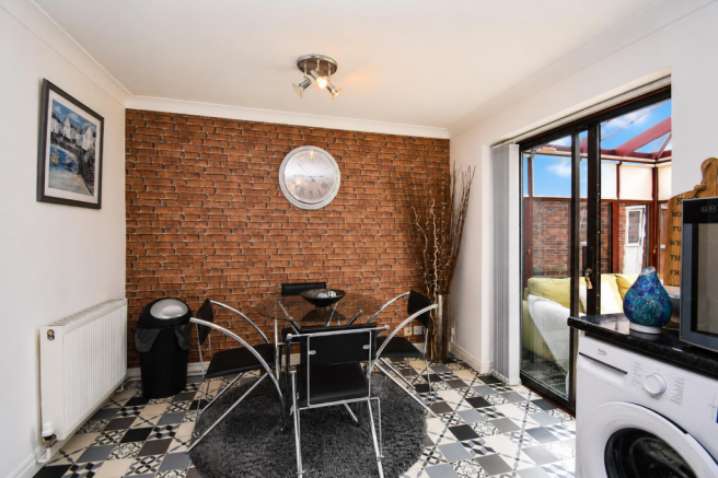 3 bed Semi-Detached for sale Image 9