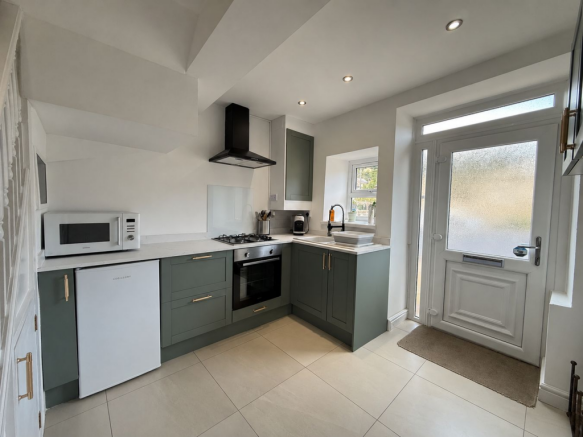 2 bed Terraced for sale Image 6