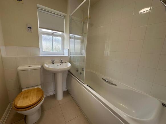 2 bed Terraced to rent Image 10