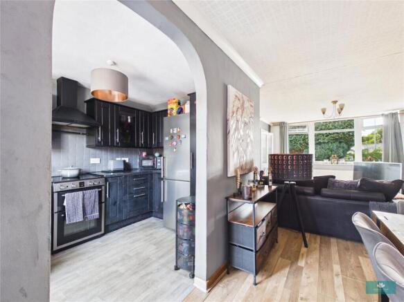 3 bed Terraced for sale Image 9