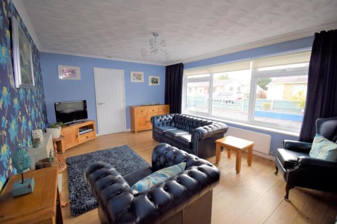 Living Room 2.jpg