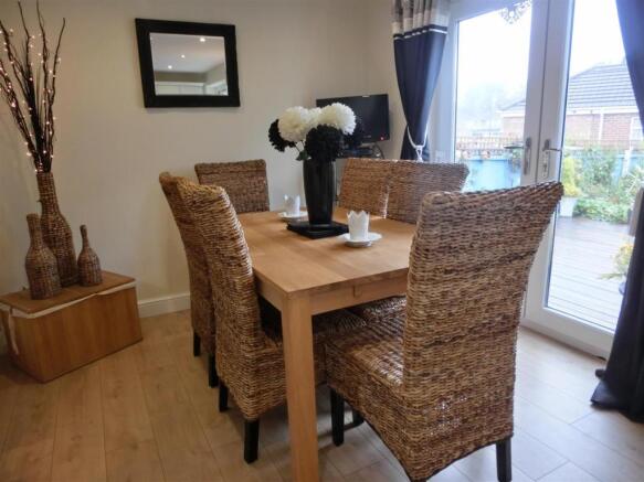 Full Width Dining Ki